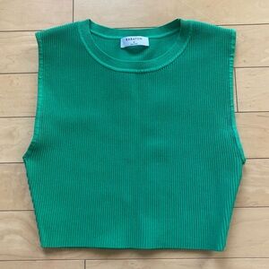 Aritzia Babaton Sculpt Knit Muscle Cropped Tank in Green, Size M